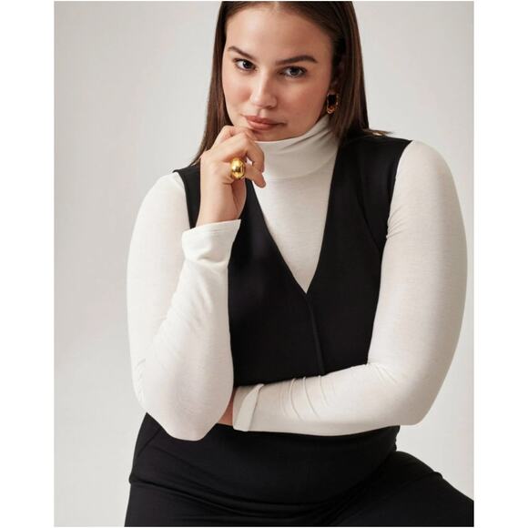 Spanx The Perfect Jumpsuit Flared Sleeveless V Neck Jumpsuit in Black sz. LP - Picture 2 of 10